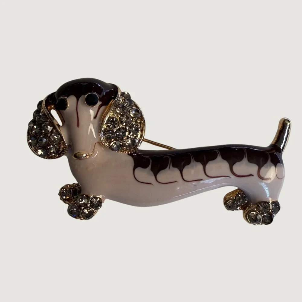 Vintage Gold Tone Mauve Enamel Rhinestone Dachshund Wiener Dog Pin Brooch
